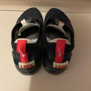 Nike vapor max paid 185.00. Excellent condition. Mens